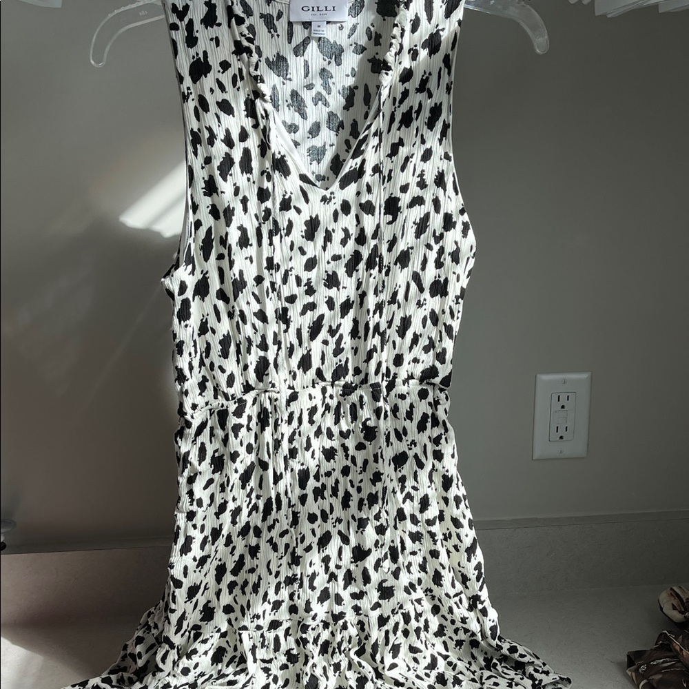 Gilli Black and White Sleeveless Dress